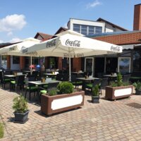 Außenbereich der Pizzeria Bellaeva